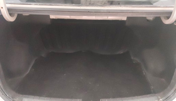 2015 Hyundai Xcent SX 1.2 (O), Petrol, Manual, 93,667 km, Boot Inside