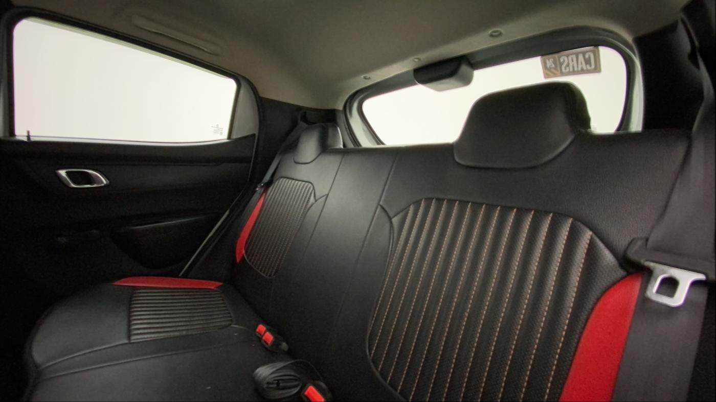 2019 Renault Kwid RXT 1.0 (O), Petrol, Manual, 55,637 km, Right Side Rear Door Cabin
