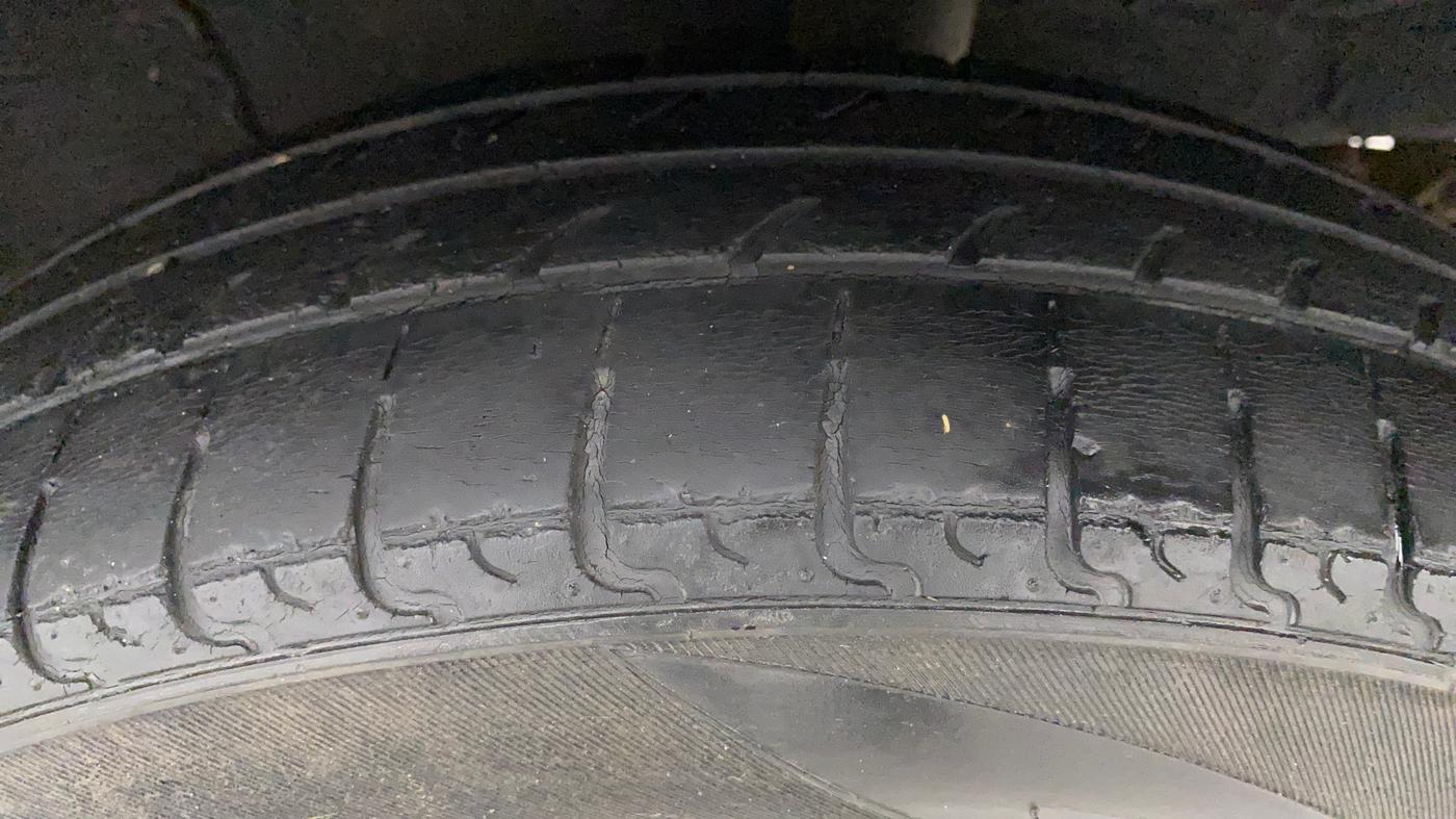 2019 Renault Kwid RXT 1.0 (O), Petrol, Manual, 55,637 km, Left Rear Tyre Tread