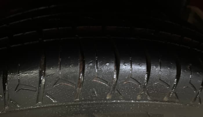 2015 Hyundai Eon MAGNA +, Petrol, Manual, 56,175 km, Left Rear Tyre Tread