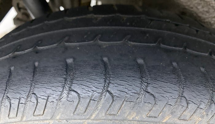 2014 Maruti Wagon R 1.0 VXI, Petrol, Manual, 64,783 km, Right Rear Tyre Tread
