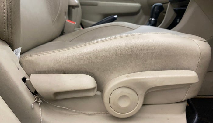 2017 Maruti Ciaz ALPHA  AT 1.4  PETROL, Petrol, Automatic, 28,176 km, Driver Side Adjustment Panel