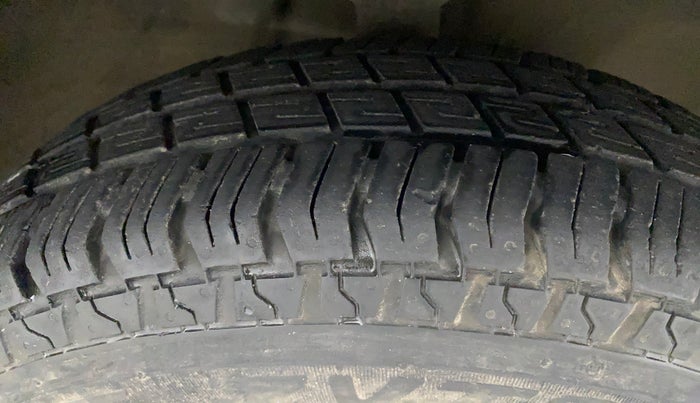 2013 Maruti Alto 800 LXI, Petrol, Manual, 43,837 km, Right Front Tyre Tread