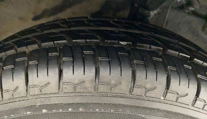 2014 Hyundai Eon ERA +, Petrol, Manual, 45,069 km, Right Front Tyre Tread