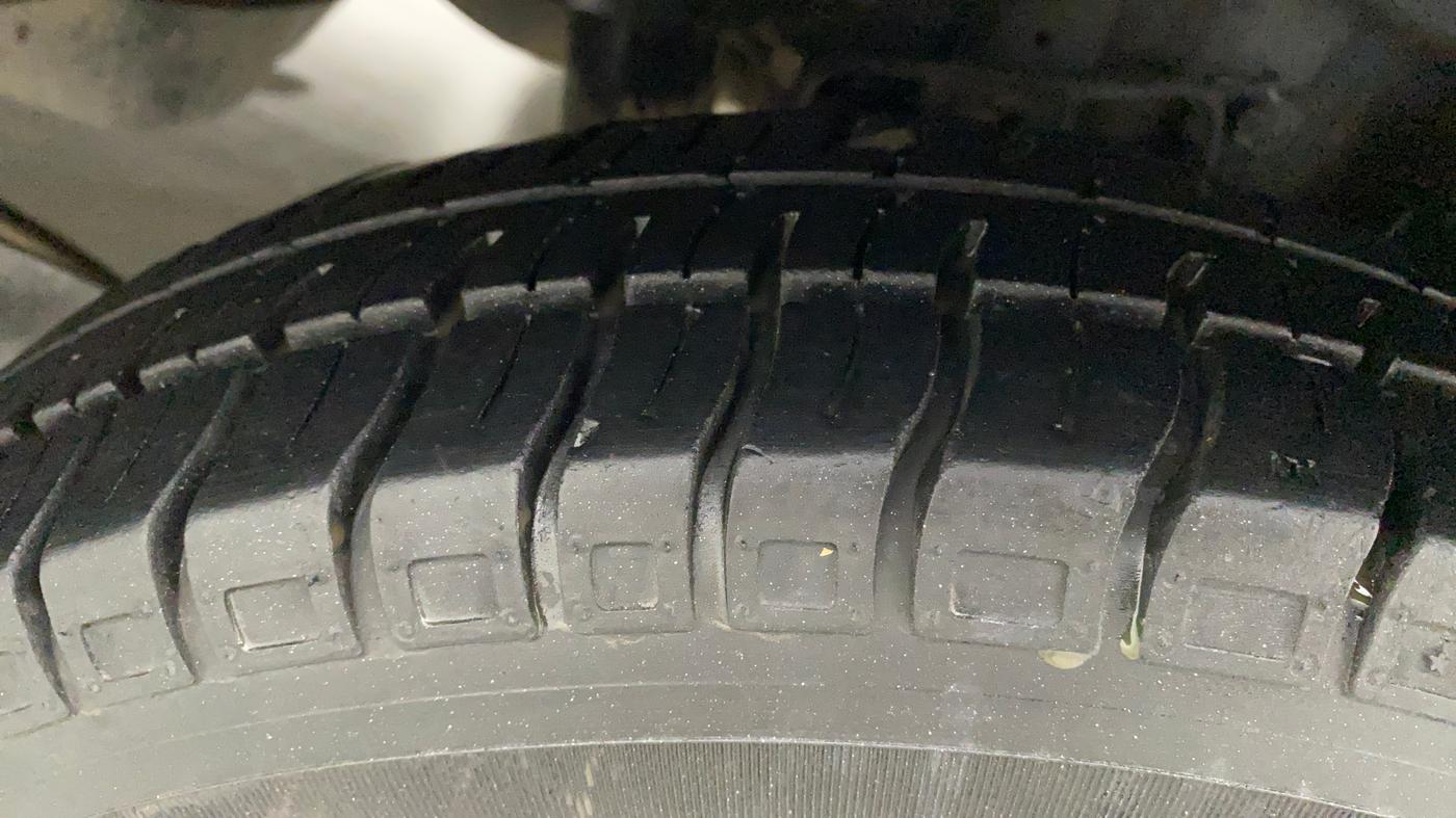 2014 Hyundai Eon ERA +, Petrol, Manual, 45,069 km, Left Rear Tyre Tread