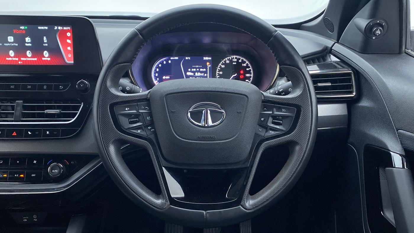 2022 Tata Safari XZ PLUS DARK EDITION, Diesel, Manual, 5,737 km, Steering Wheel Close Up