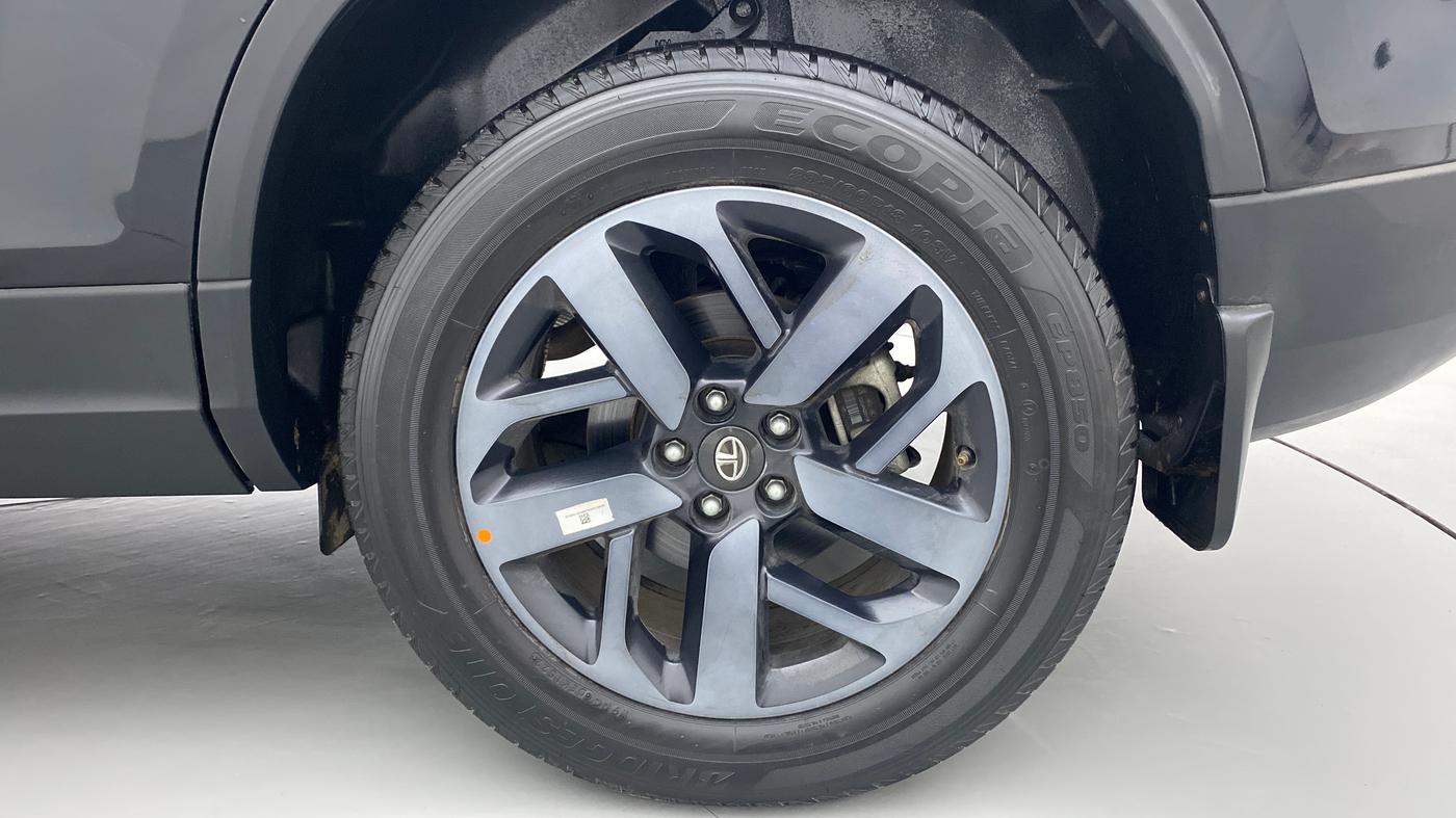 2022 Tata Safari XZ PLUS DARK EDITION, Diesel, Manual, 5,737 km, Left Rear Wheel