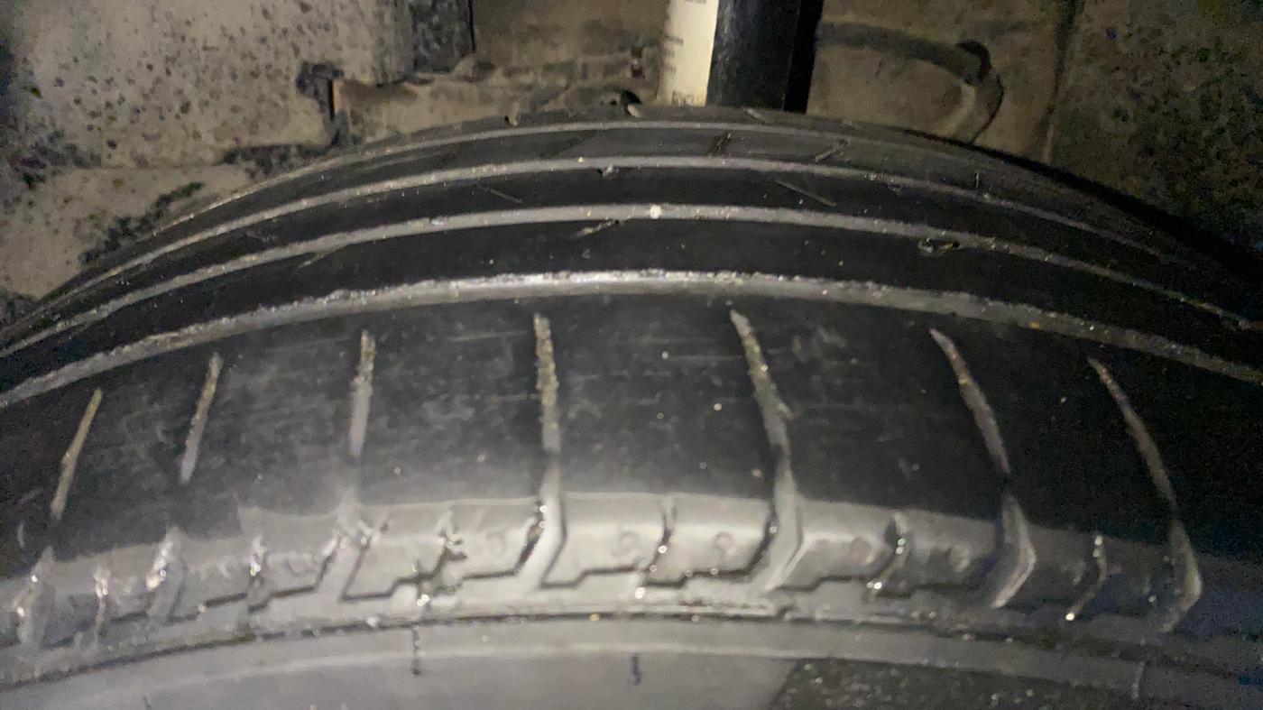2018 Tata NEXON XZA PLUS PETROL DUAL TONE, Petrol, Automatic, 81,203 km, Left Front Tyre Tread