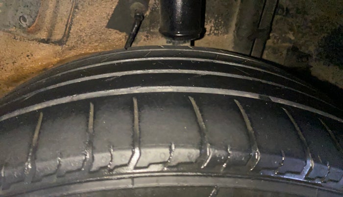 2018 Tata NEXON XZA PLUS PETROL DUAL TONE, Petrol, Automatic, 81,090 km, Left Rear Tyre Tread