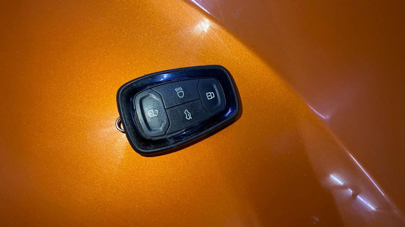 2018 Tata NEXON XZA PLUS PETROL DUAL TONE, Petrol, Automatic, 81,203 km, Key Close Up