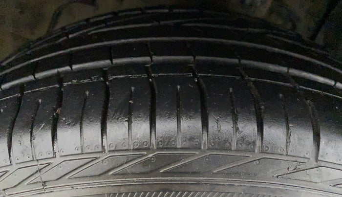2020 Tata NEXON XZA+ (O) 1.2 RTN, Petrol, Automatic, 12,119 km, Right Front Tyre Tread