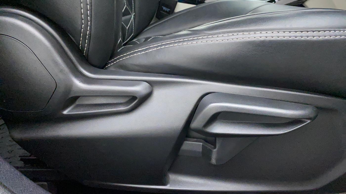 2020 Tata NEXON XZA+ (O) 1.2 RTN, Petrol, Automatic, 12,119 km, Driver Side Adjustment Panel