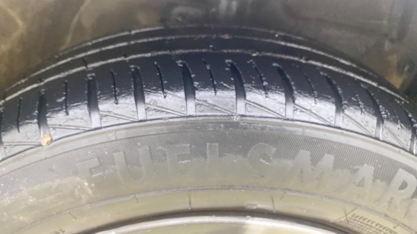2017 Maruti Celerio VXI, CNG, Manual, 99,158 km, Right Front Tyre Tread