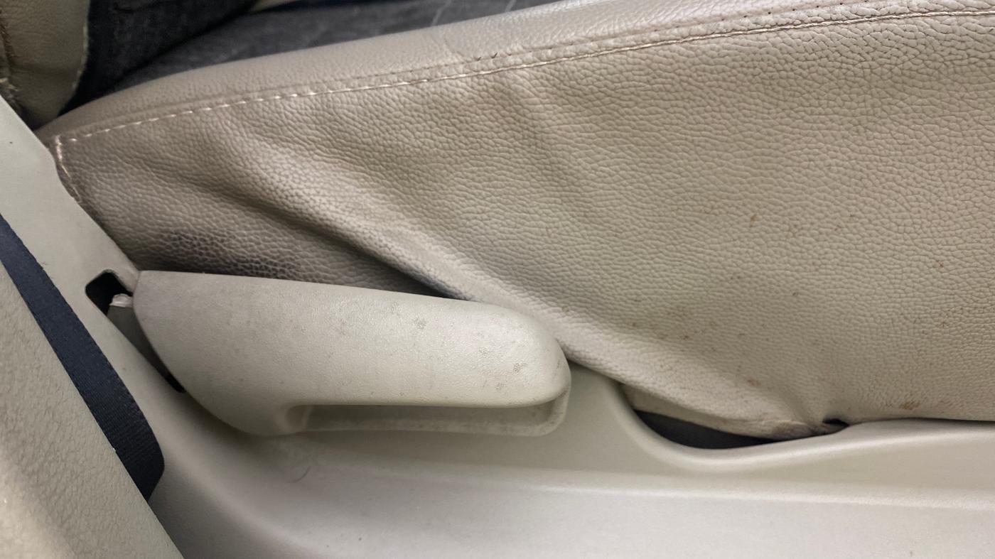 2017 Maruti Celerio VXI, CNG, Manual, 99,158 km, Driver Side Adjustment Panel