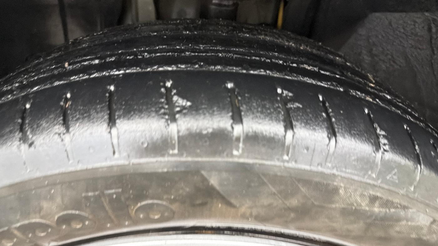 2022 Nissan MAGNITE XL, Petrol, Manual, 46,003 km, Left Front Tyre Tread