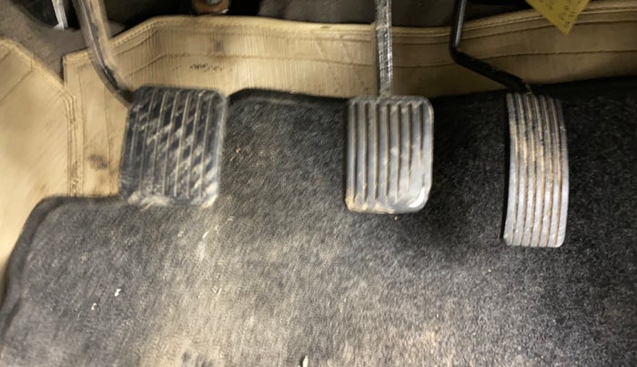 2016 Hyundai i10 MAGNA 1.1, CNG, Manual, 1,31,580 km, Pedals