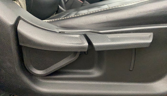 2021 KIA SELTOS HTK PLUS 1.5 IMT, Petrol, Manual, 69,318 km, Driver Side Adjustment Panel