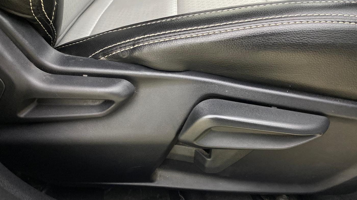 2024 Tata Tiago XT (O) PETROL, Petrol, Manual, 16,987 km, Driver Side Adjustment Panel