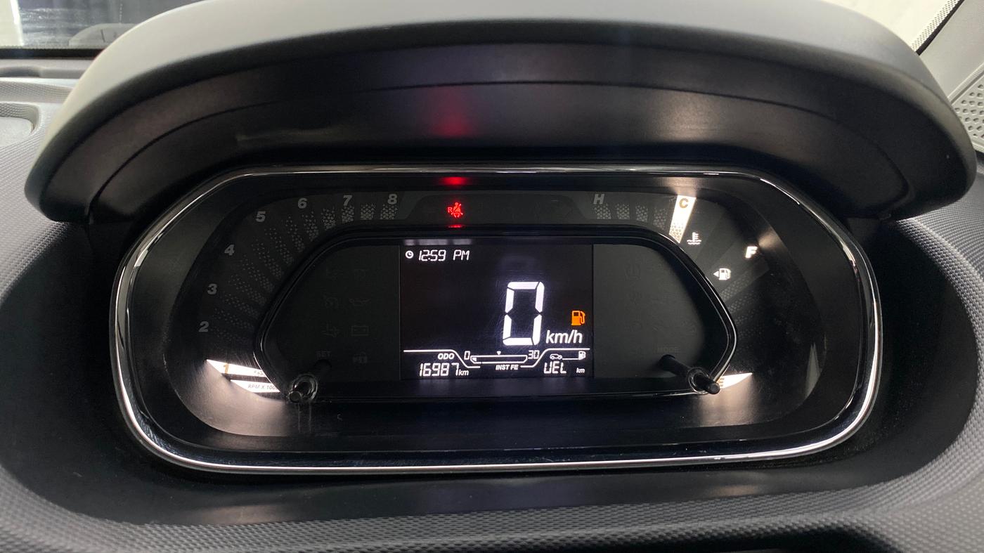 2024 Tata Tiago XT (O) PETROL, Petrol, Manual, 16,987 km, Odometer Image