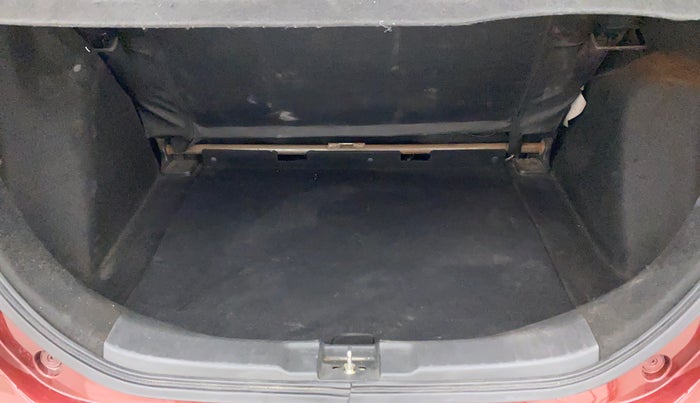 2016 Honda Jazz 1.2 V MT, Petrol, Manual, Boot Inside