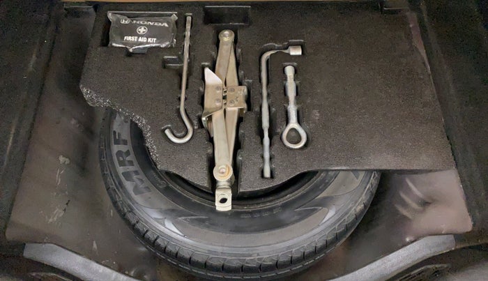 2016 Honda Jazz 1.2 V MT, Petrol, Manual, Spare Tyre