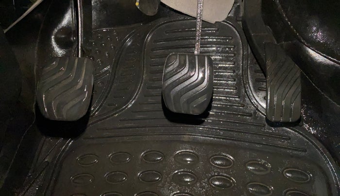 2019 Renault Kwid RXL, Petrol, Manual, 32,528 km, Pedals