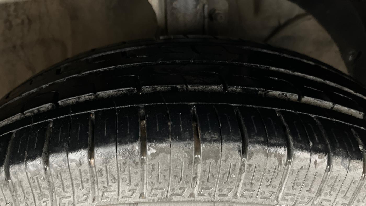 2021 Maruti Baleno DELTA PETROL 1.2, Petrol, Manual, 57,620 km, Right Front Tyre Tread