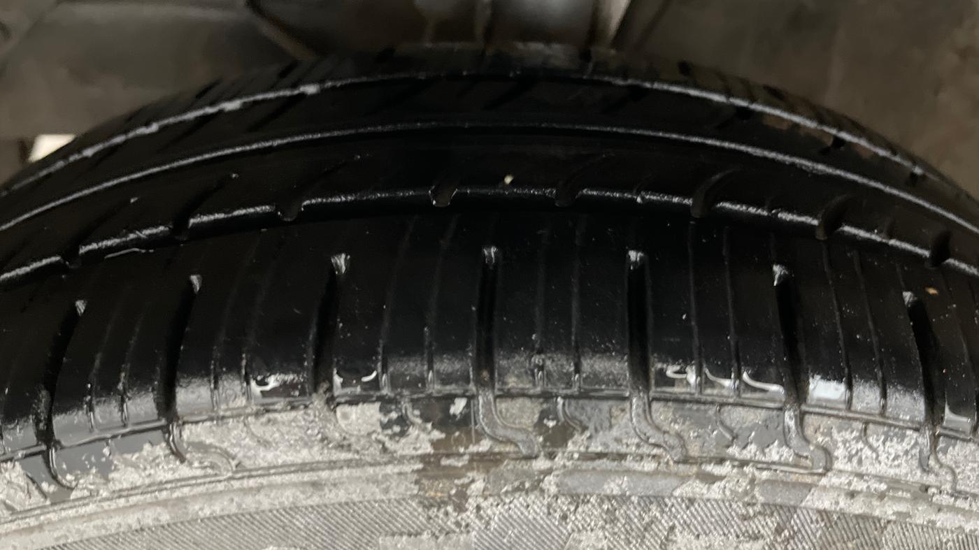 2021 Maruti Baleno DELTA PETROL 1.2, Petrol, Manual, 57,620 km, Left Front Tyre Tread