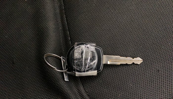 2018 Maruti Swift VXI AMT, Petrol, Automatic, 1,46,570 km, Key Close Up