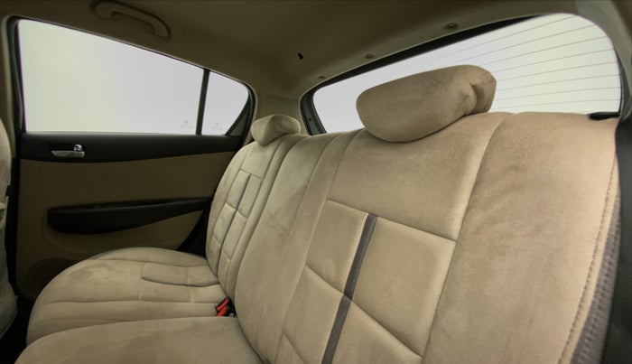 2012 Hyundai i20 SPORTZ 1.2, CNG, Manual, 52,162 km, Right Side Rear Door Cabin