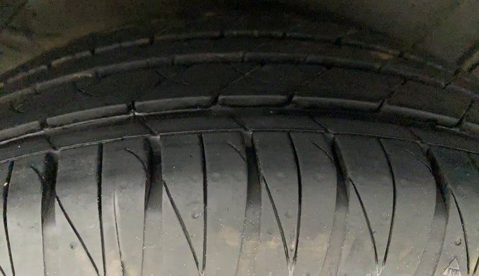 2012 Hyundai i20 SPORTZ 1.2, CNG, Manual, 52,162 km, Right Rear Tyre Tread