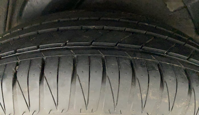 2012 Hyundai i20 SPORTZ 1.2, CNG, Manual, 52,162 km, Left Rear Tyre Tread