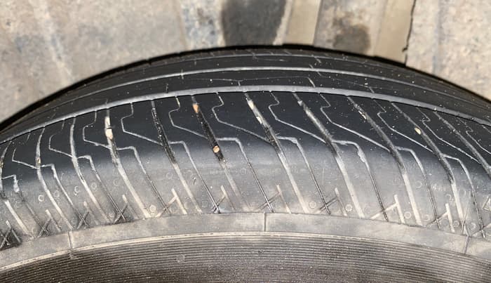 2019 Maruti XL6 ALPHA MT, Petrol, Manual, 94,659 km, Left Rear Tyre Tread