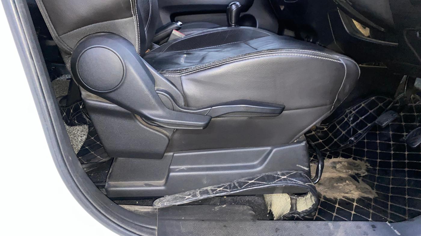 2019 Maruti XL6 ALPHA MT, Petrol, Manual, 94,659 km, Driver Side Adjustment Panel