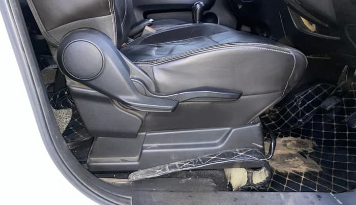2019 Maruti XL6 ALPHA MT, Petrol, Manual, 94,659 km, Driver Side Adjustment Panel