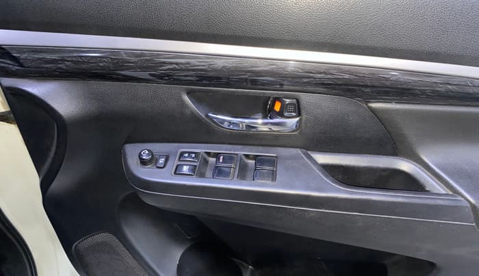 2019 Maruti XL6 ALPHA MT, Petrol, Manual, 94,659 km, Driver Side Door Panels Control
