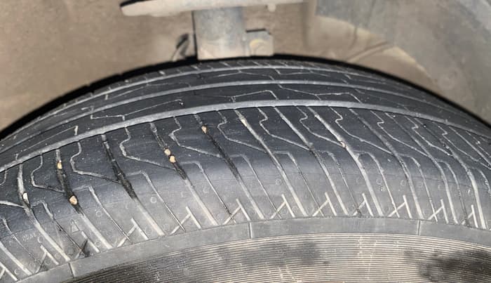 2019 Maruti XL6 ALPHA MT, Petrol, Manual, 94,659 km, Right Front Tyre Tread