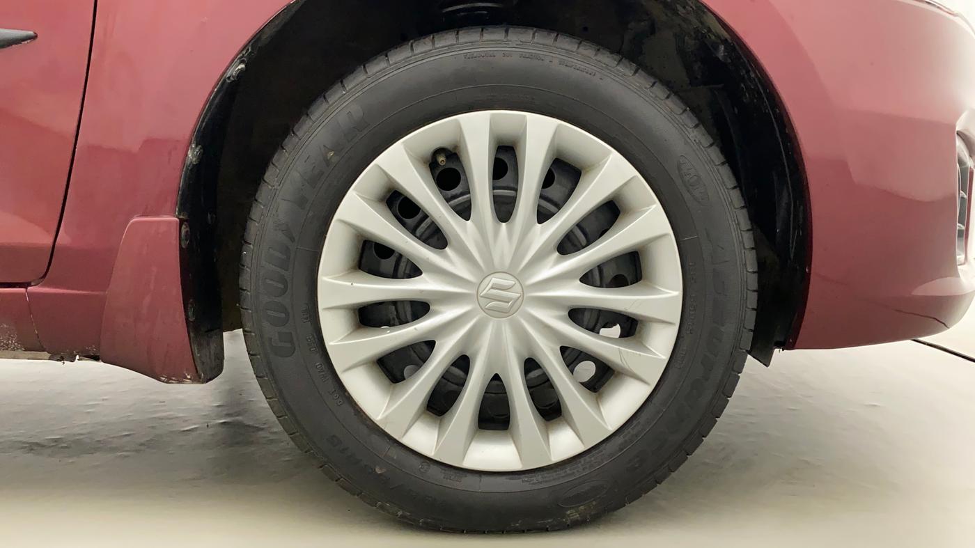 2015 Maruti Ciaz VXI+, Petrol, Manual, 17,004 km, Right Front Wheel