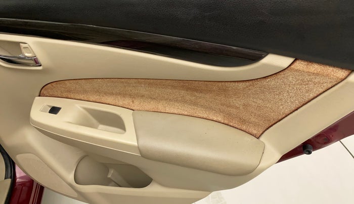 2015 Maruti Ciaz VXI+, Petrol, Manual, 17,004 km, Right rear door - Trim has minor damage
