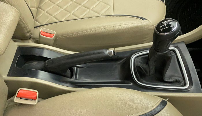 2015 Maruti Ciaz VXI+, Petrol, Manual, 17,004 km, Gear Lever