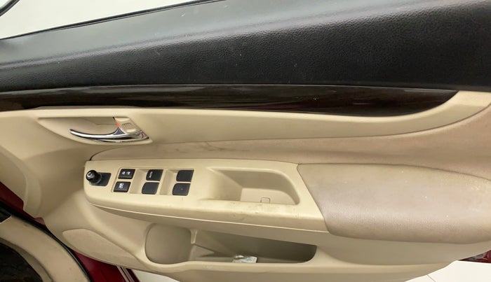 2015 Maruti Ciaz VXI+, Petrol, Manual, 17,004 km, Right front window switch / handle - Power window makes minor noise