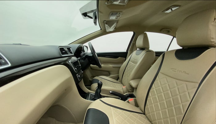 2015 Maruti Ciaz VXI+, Petrol, Manual, 17,004 km, Right Side Front Door Cabin
