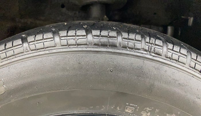 2013 Maruti Swift Dzire VDI, Diesel, Manual, 30,259 km, Right Front Tyre Tread