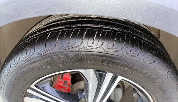 2023 MG ASTOR SAVVY 1.5 CVT S RED, Petrol, Automatic, 18,463 km, Left Front Tyre Tread