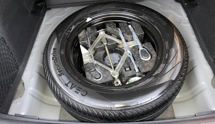 2023 MG ASTOR SAVVY 1.5 CVT S RED, Petrol, Automatic, 18,463 km, Spare Tyre