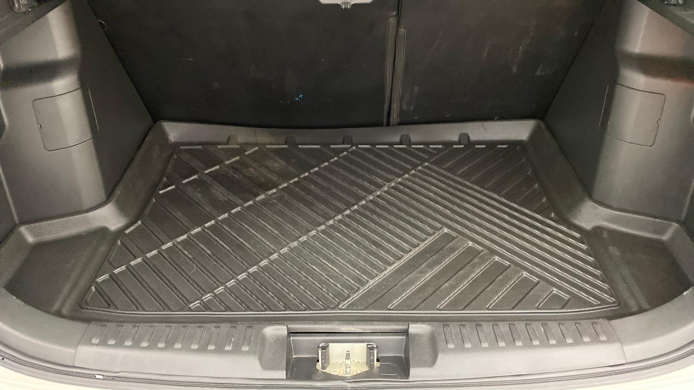 2020 Maruti Vitara Brezza ZXI+ AT SHVS DUAL TONE, Petrol, Automatic, 30,051 km, Boot Inside