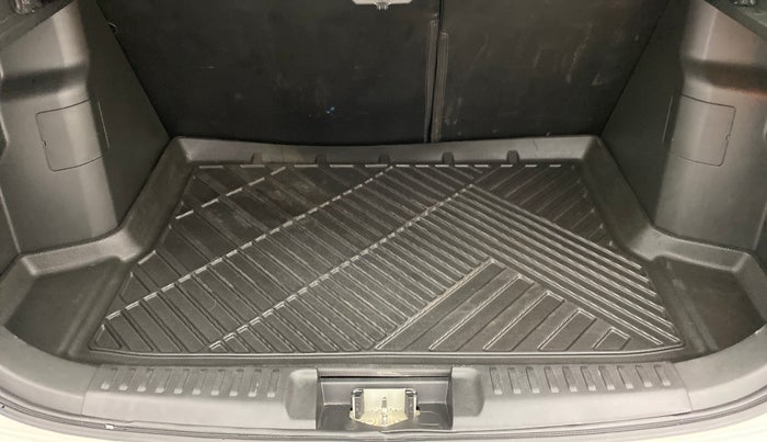 2020 Maruti Vitara Brezza ZXI+ AT SHVS DUAL TONE, Petrol, Automatic, 30,051 km, Boot Inside