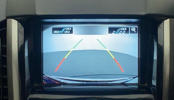 2018 Mahindra XUV500 W11, Diesel, Manual, 1,19,911 km, Parking Camera