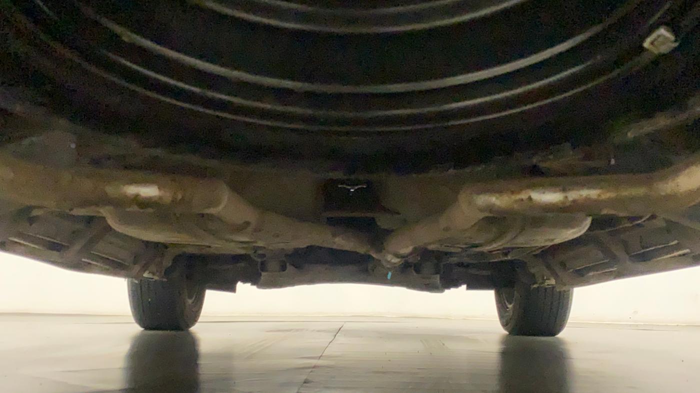 2018 Mahindra XUV500 W11, Diesel, Manual, 1,19,911 km, Rear Underbody