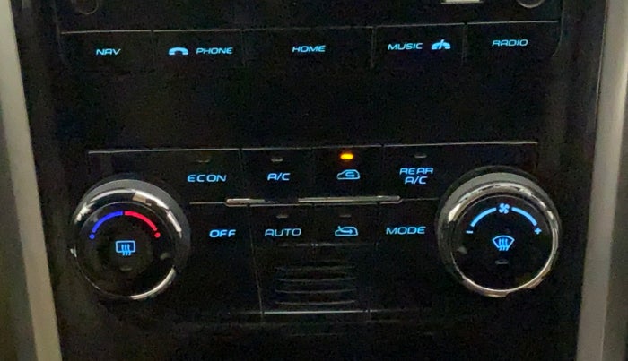 2018 Mahindra XUV500 W11, Diesel, Manual, 1,19,911 km, Automatic Climate Control